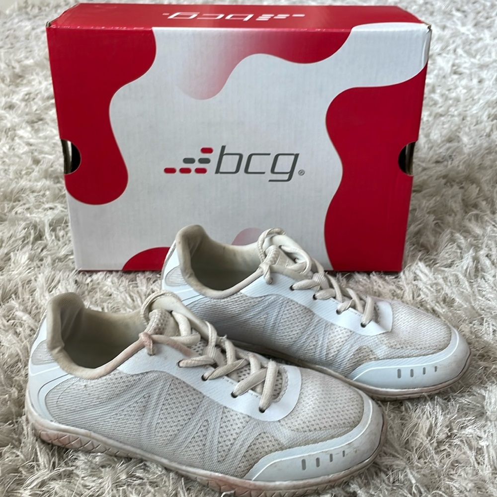 Girls White Cheer Shoes - Size 1